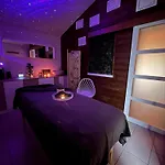 Le Cocoon D'emy Bed and Breakfast